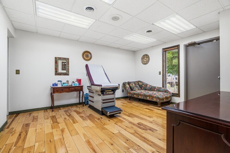 More Photos Of 255 Dueber Ave SW, Canton Medical For Sale