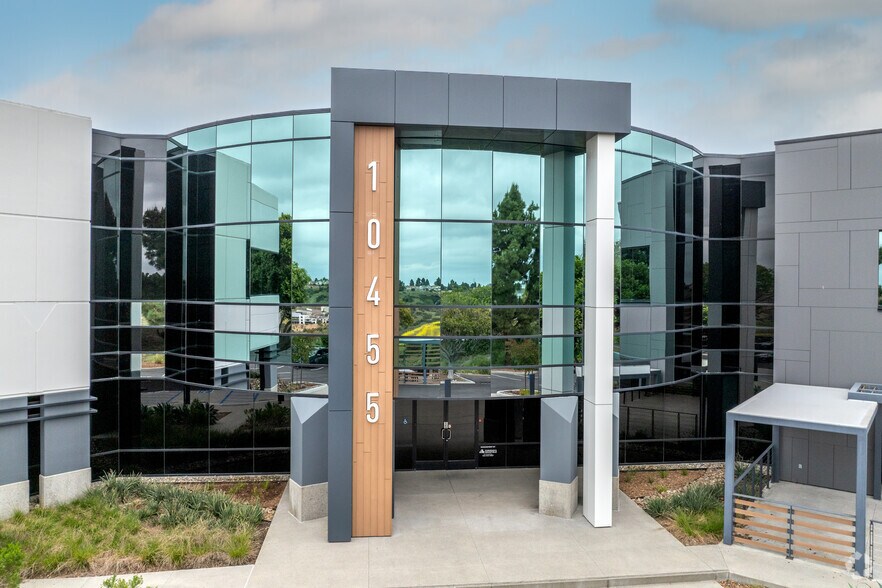 More Photos Of 10455 Pacific Center Ct, San Diego Research And Development For Lease
