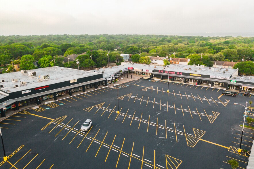 More Photos Of 8668 Spicewood Springs Rd, Austin Land For Lease