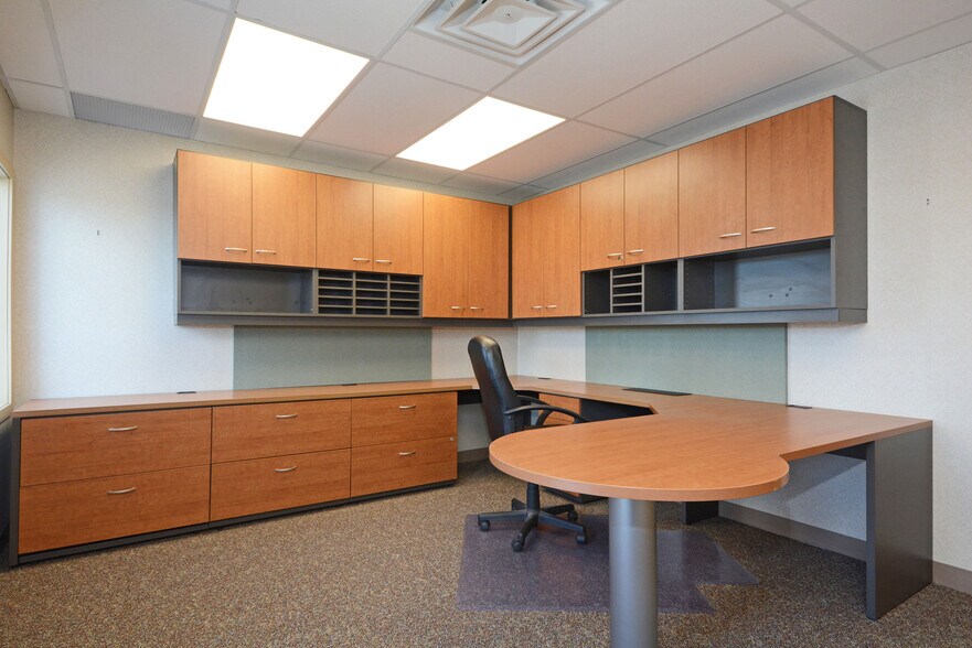 More Photos Of 10800 Lyndale Ave S, Bloomington Office For Lease