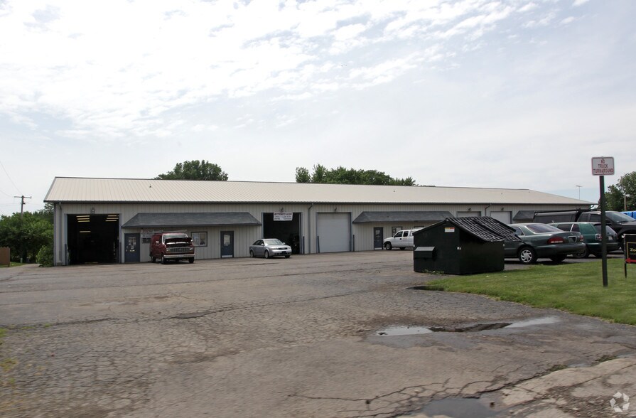 More Photos Of 23915 S Aero Ct, Plainfield Warehouse For Lease