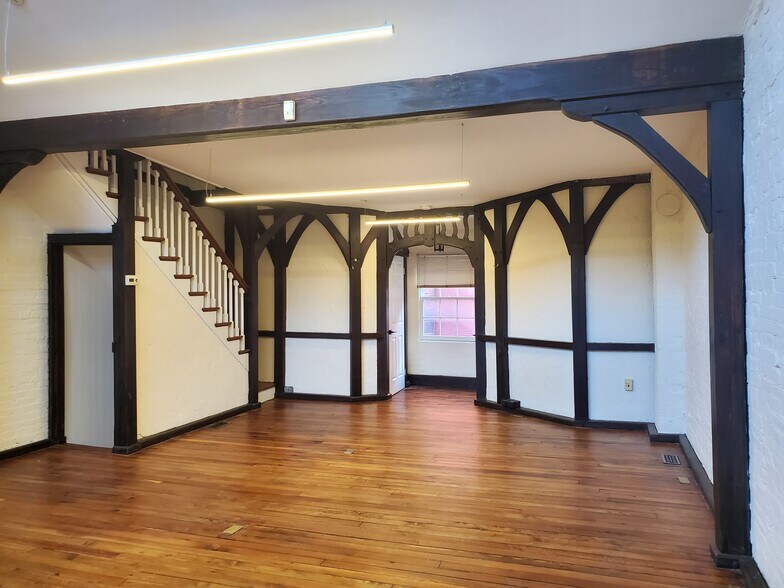 More Photos Of 9 Saint Matthews Ct NW, Washington Office Residential For Lease