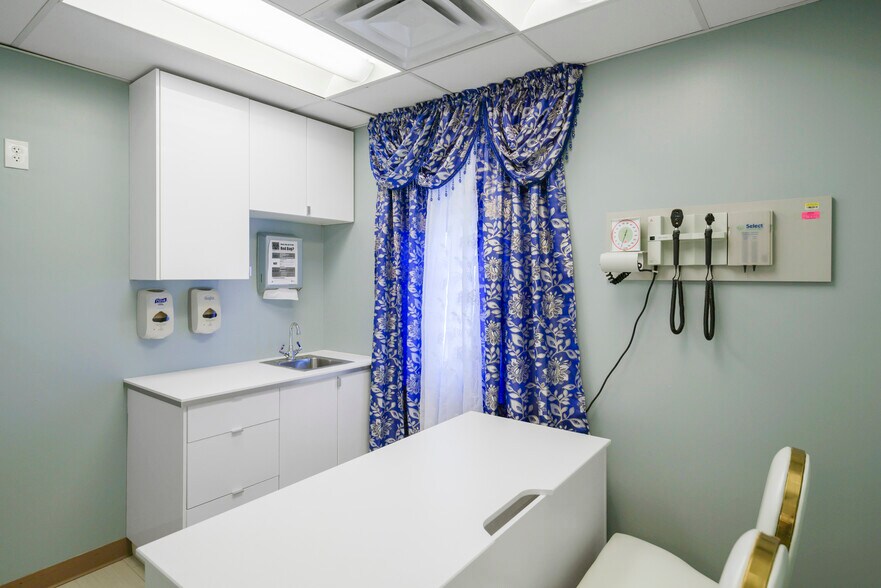 More Photos Of 6323 Georgia Ave NW, Washington Medical For Sale
