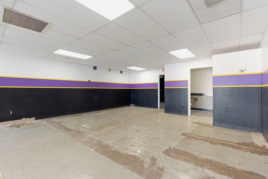 More Photos Of 1301-1349 S Glenstone Ave, Springfield General Retail For Lease