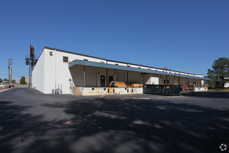 More Photos Of 6438 Dawson Blvd, Norcross Showroom For Lease