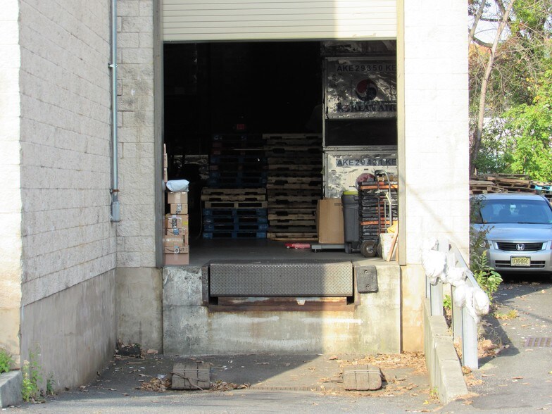 More Photos Of 117 Industrial Ave, Hasbrouck Heights Warehouse For Lease