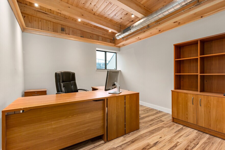 More Photos Of 1 Harris St, Newburyport Medical For Lease