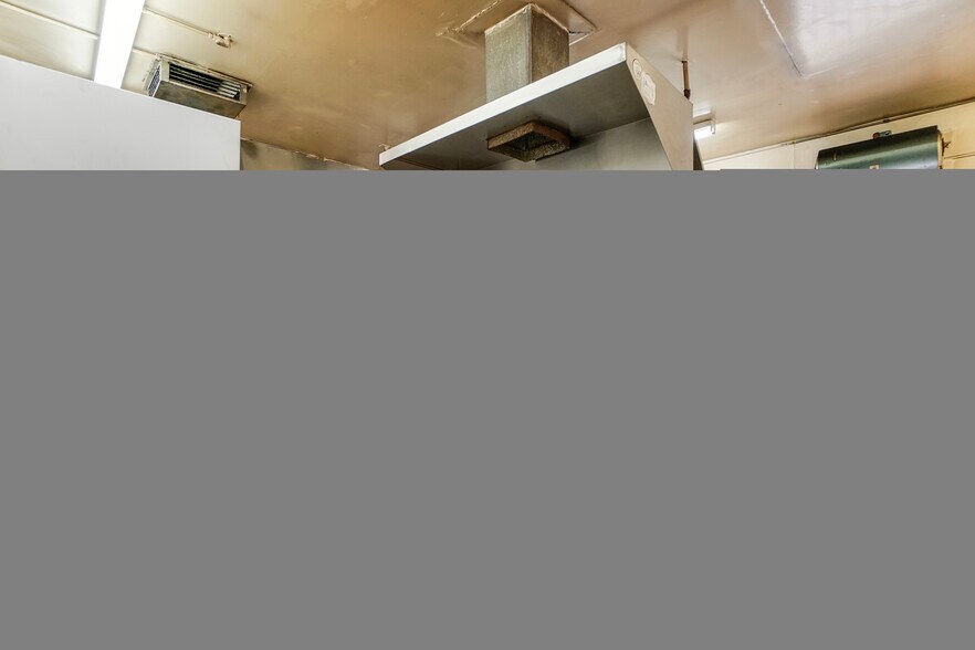 More Photos Of 1825 E Vista Way, Vista Restaurant For Sale
