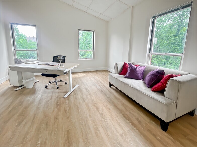 More Photos Of 10505 Judicial Dr, Fairfax Coworking Space