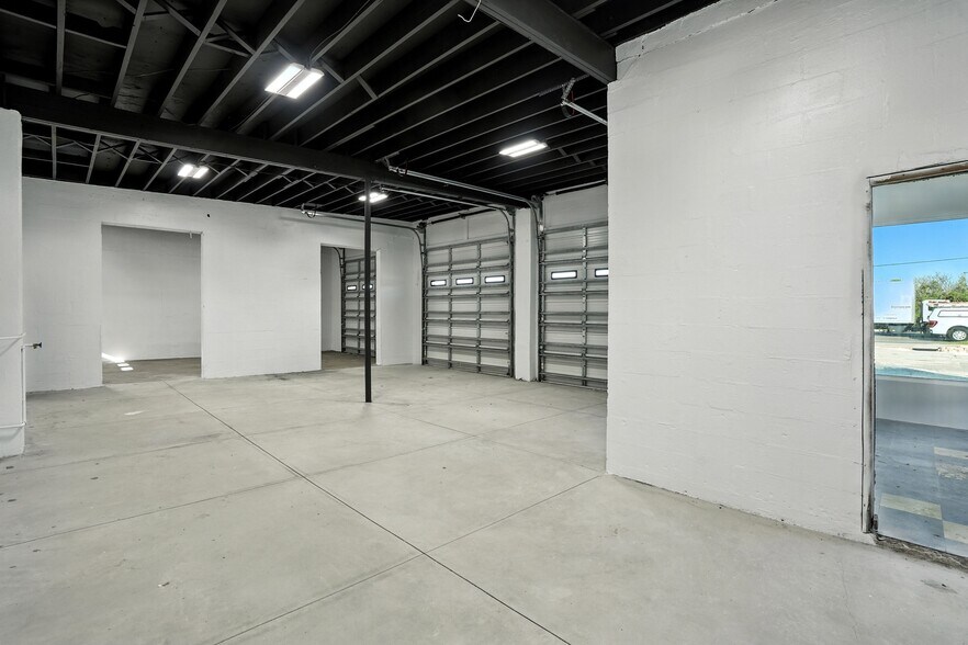 More Photos Of 19003 San Carlos Blvd, Fort Myers Service Station For Sale