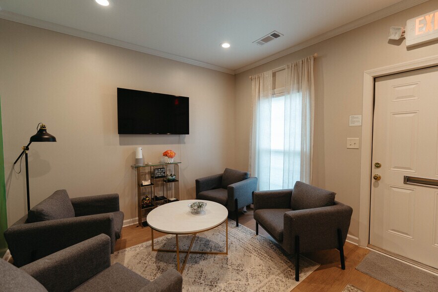 More Photos Of 540 SE Powder Springs St, Marietta Office Residential For Sale