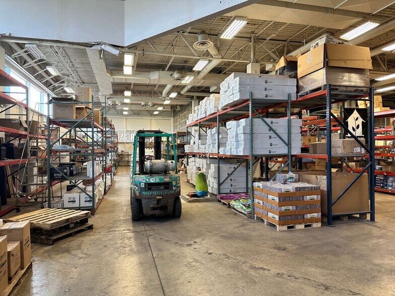 More Photos Of 5705 Chantry Dr, Columbus Freestanding For Sale