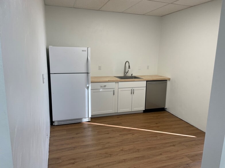 More Photos Of 138 S Rosemont Rd, Virginia Beach Medical For Lease