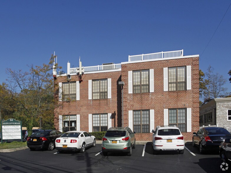 More Photos Of 14 Glen Cove Rd, Roslyn Heights Coworking Space