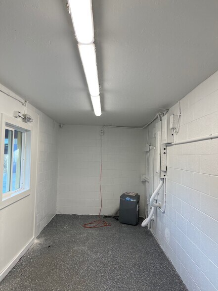More Photos Of 15251 Convenience Way, Fort Myers Carwash For Lease