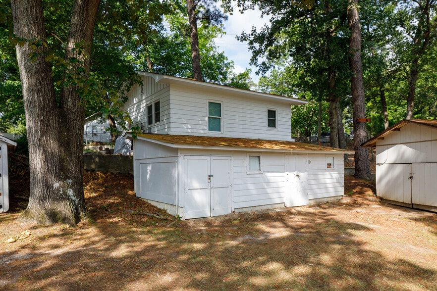More Photos Of 100-102 Twin Acres Dr, Fayetteville Apartments For Sale