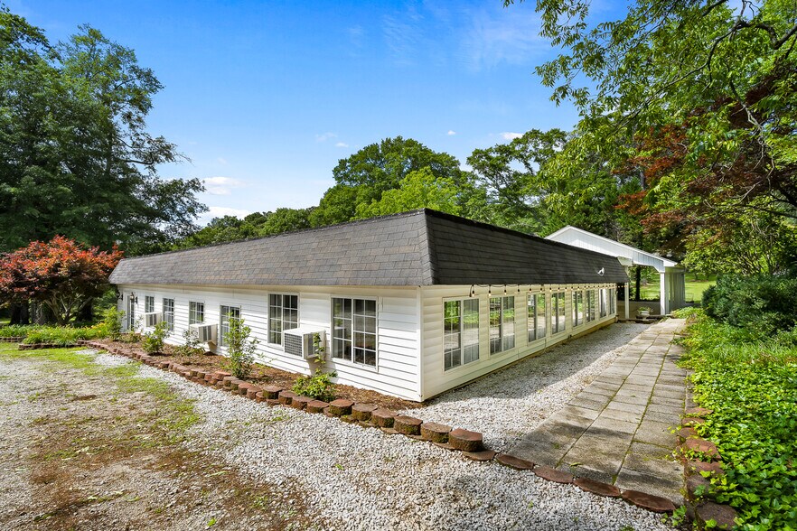 More Photos Of 207 Westminster Hwy, Westminster Specialty For Sale