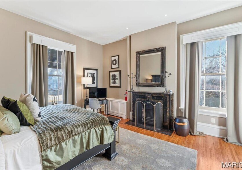 More Photos Of 876 W State St, Jacksonville Hospitality For Sale