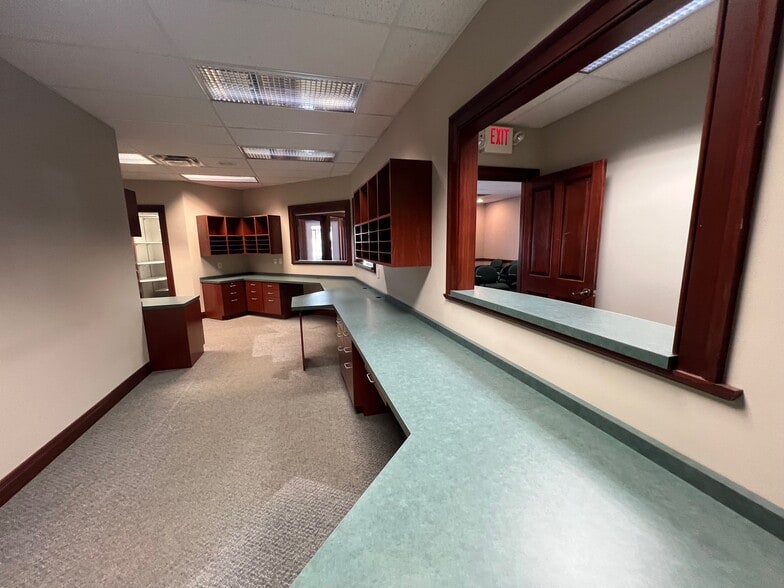 More Photos Of 10-24 Remick Blvd, Springboro Medical For Sale