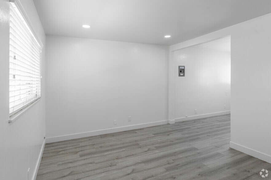 More Photos Of 870-899 S Philadelphia St, Anaheim Apartments For Sale