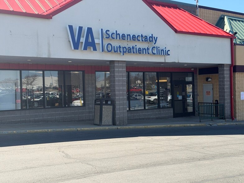 More Photos Of 1400-1450 Altamont Ave, Schenectady Storefront For Lease