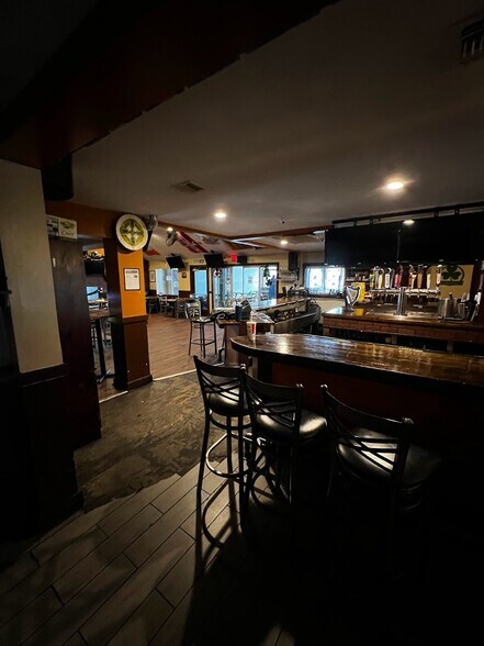 More Photos Of 910 Union Ave, Union Beach Restaurant For Sale