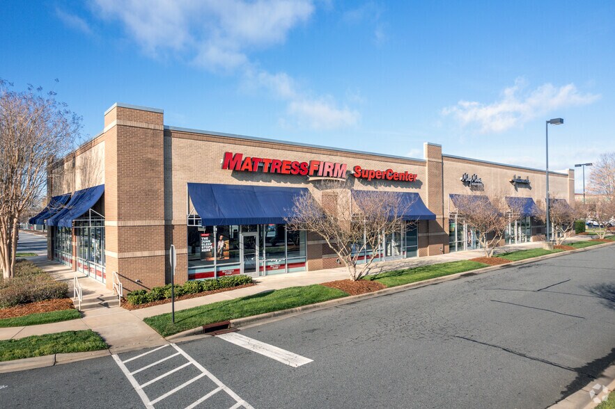 More Photos Of 6110-6130 Bayfield Pky, Concord Unknown For Lease