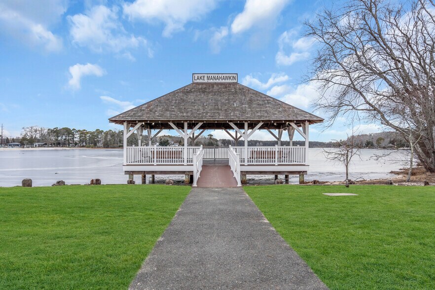 More Photos Of 59 N Main St, Manahawkin Freestanding For Sale