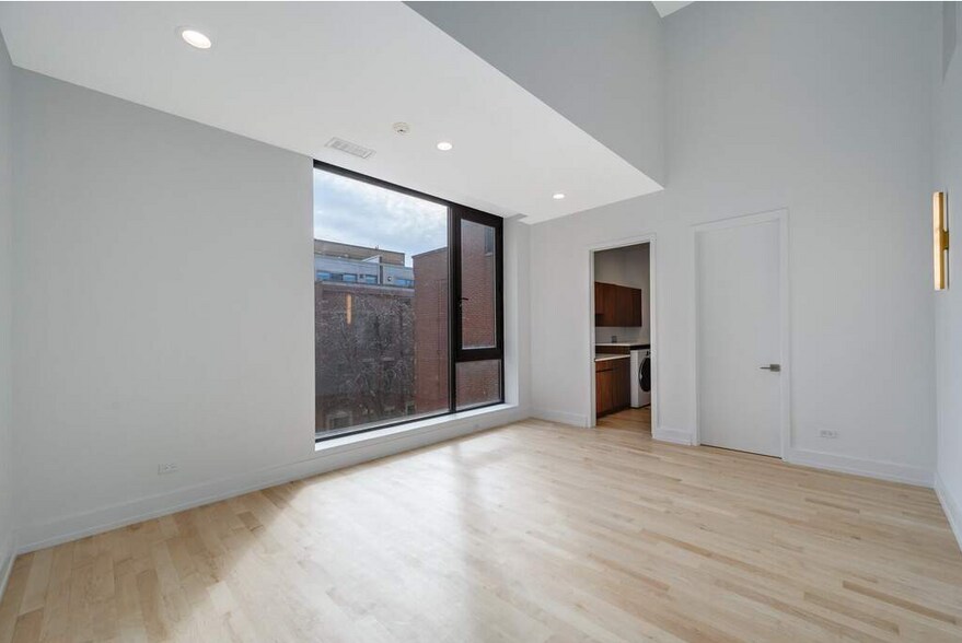 More Photos Of 1219 W Madison St, Chicago Storefront Retail Residential For Lease