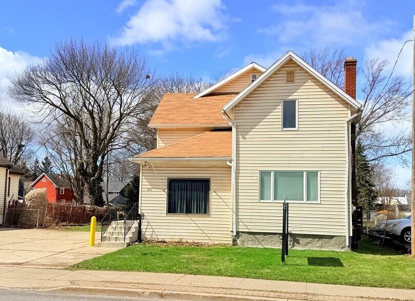 More Photos Of 158 Lake St, Hamburg General Retail For Sale