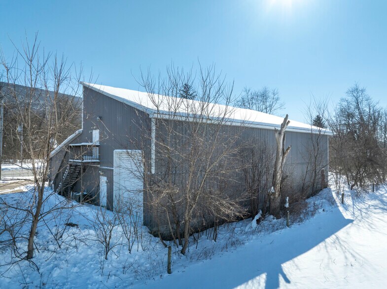 More Photos Of 3340 E Pleasant Valley Blvd, Altoona Freestanding For Sale