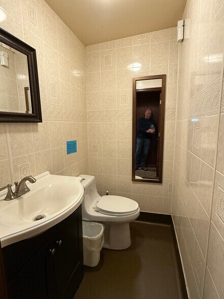 More Photos Of 51815 Kenai Spur Hwy, Kenai General Retail For Sale