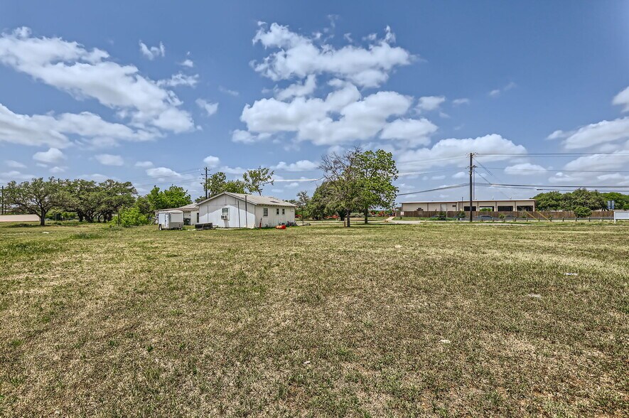 More Photos Of 2701 N Austin Ave, Georgetown Land For Sale