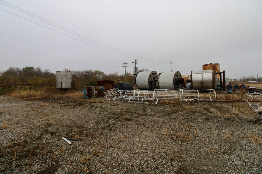 More Photos Of 7350 State Route 111, South Roxana Industrial For Sale