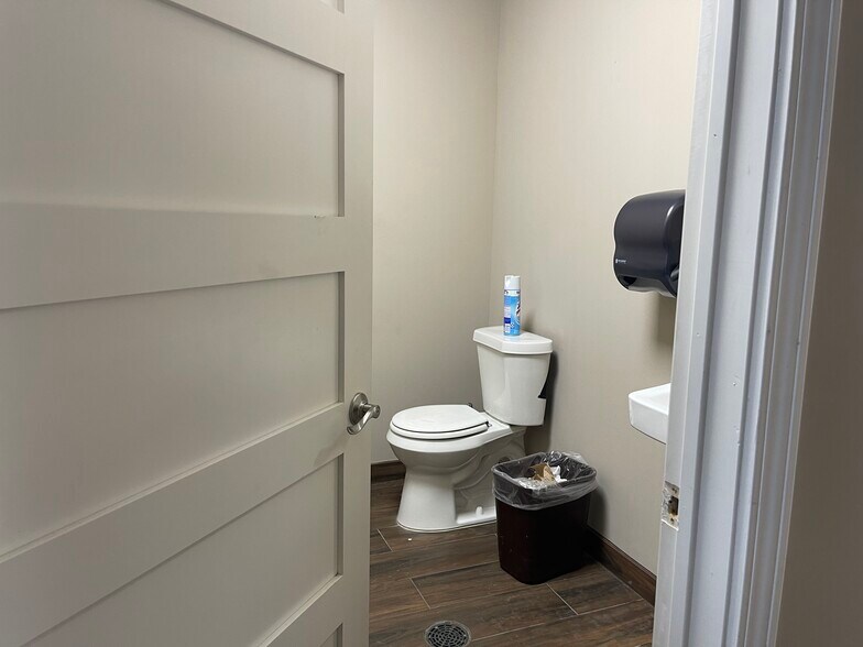 More Photos Of 22936 Kuykendahl Rd, Spring Unknown For Lease