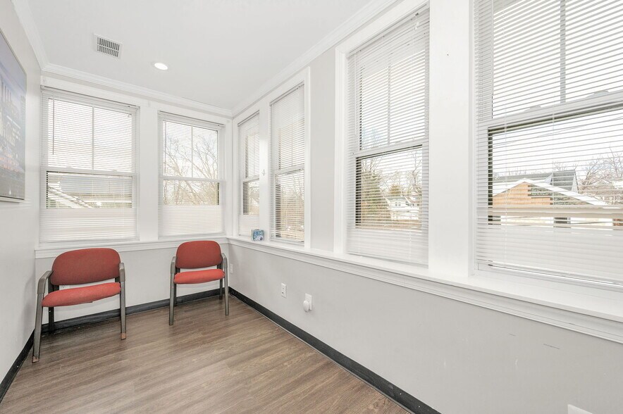 More Photos Of 4920 Belair Rd, Baltimore Office For Sale