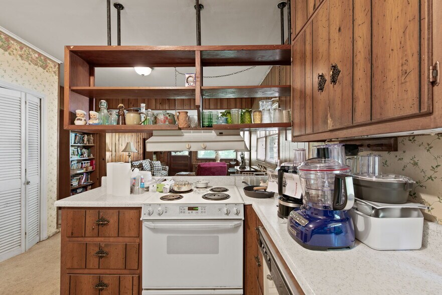 More Photos Of 1556 Highway 29 N, Newnan Office Residential For Sale