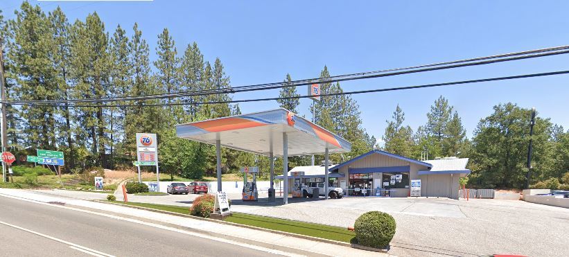 Primary Photo Of 400 S Auburn St, Colfax Service Station For Lease