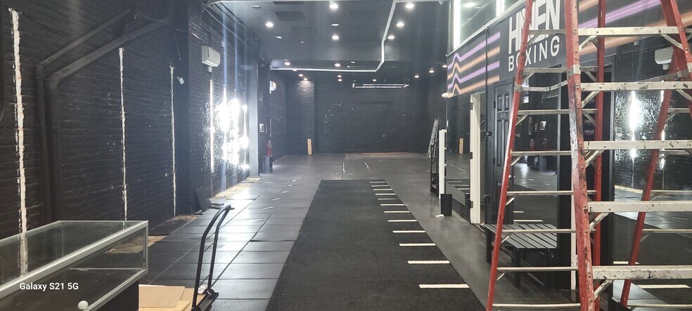 More Photos Of 65 Scholes St, Brooklyn Storefront Retail Residential For Lease