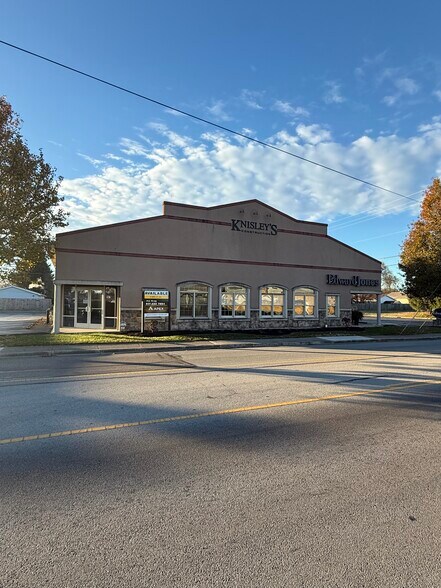 Primary Photo Of 869 W 2nd St, Xenia Showroom For Lease