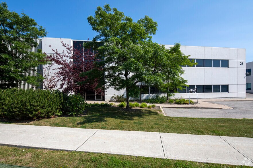 More Photos Of 25 Grand Marshall Dr, Toronto Warehouse For Lease
