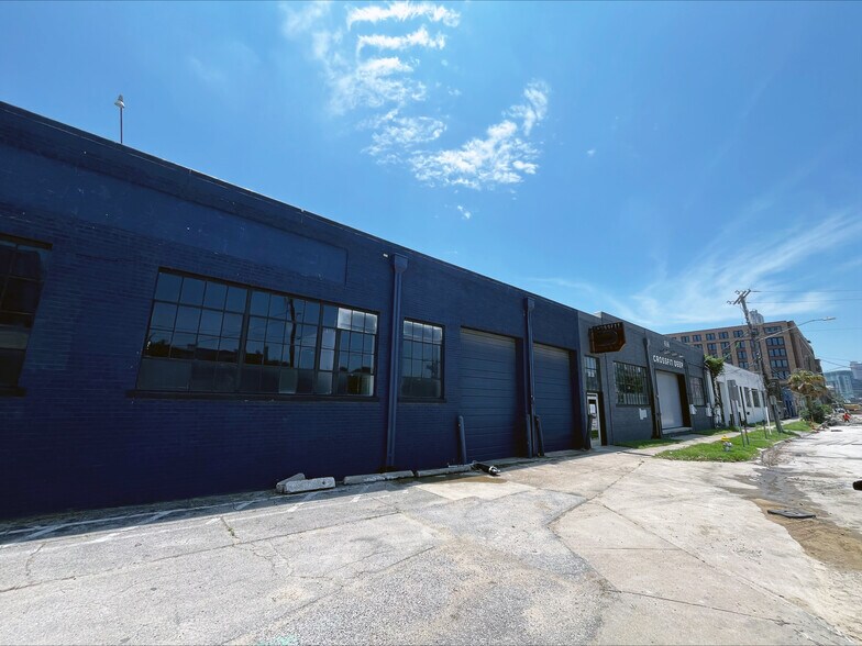 More Photos Of 3030 Canton St, Dallas Flex For Sale