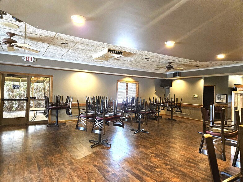 More Photos Of 5530 Gratiot Rd, Saginaw General Retail For Sale