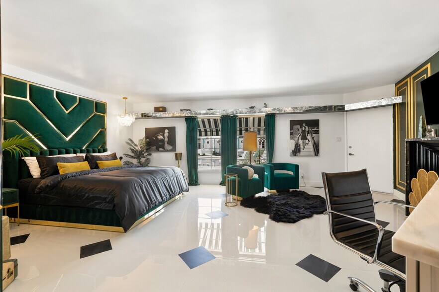 More Photos Of 120 W Vereda Sur, Palm Springs Hotel For Sale