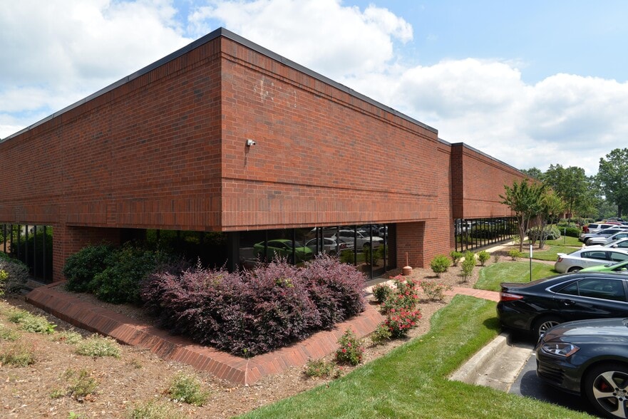 More Photos Of 5300 Oakbrook Pky, Norcross Unknown For Lease