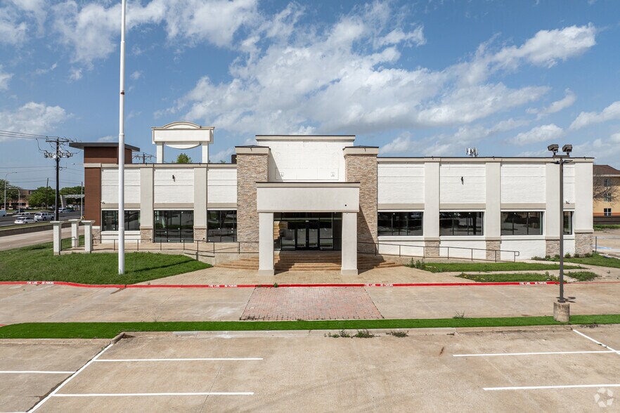 More Photos Of 18438 Dallas Pky, Dallas General Retail For Sale