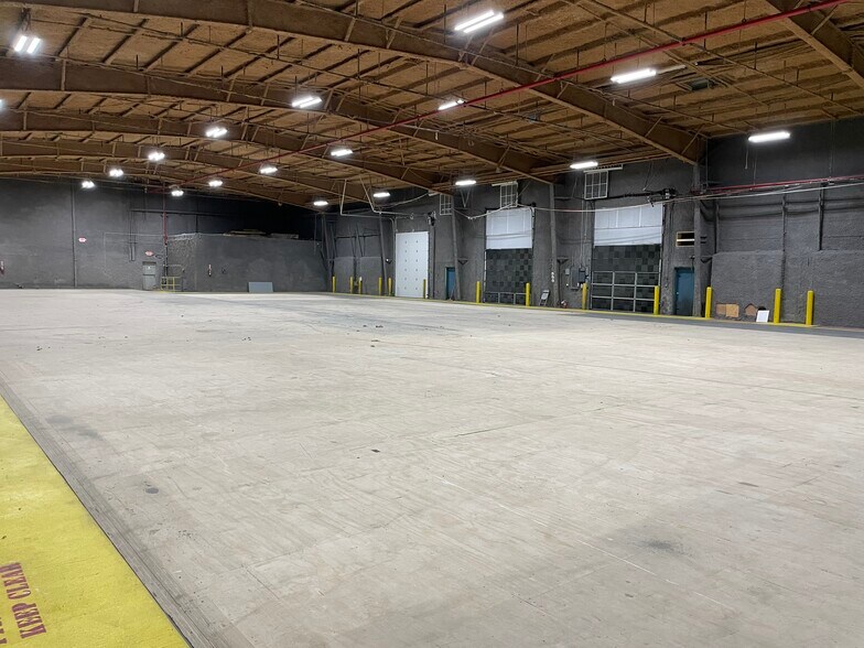 More Photos Of 4865 Arthur Kill Rd, Staten Island Warehouse For Lease