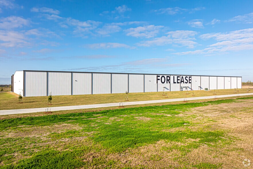 More Photos Of 2030 Rue Sucre, Suite 100, Luling Distribution For Lease