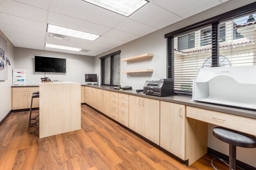 More Photos Of 6156 Wilcox Rd, Dublin Medical For Sale