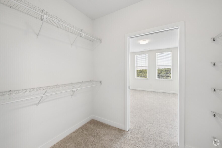 More Photos Of 10 Patriot Pky, South Weymouth Apartments For Lease